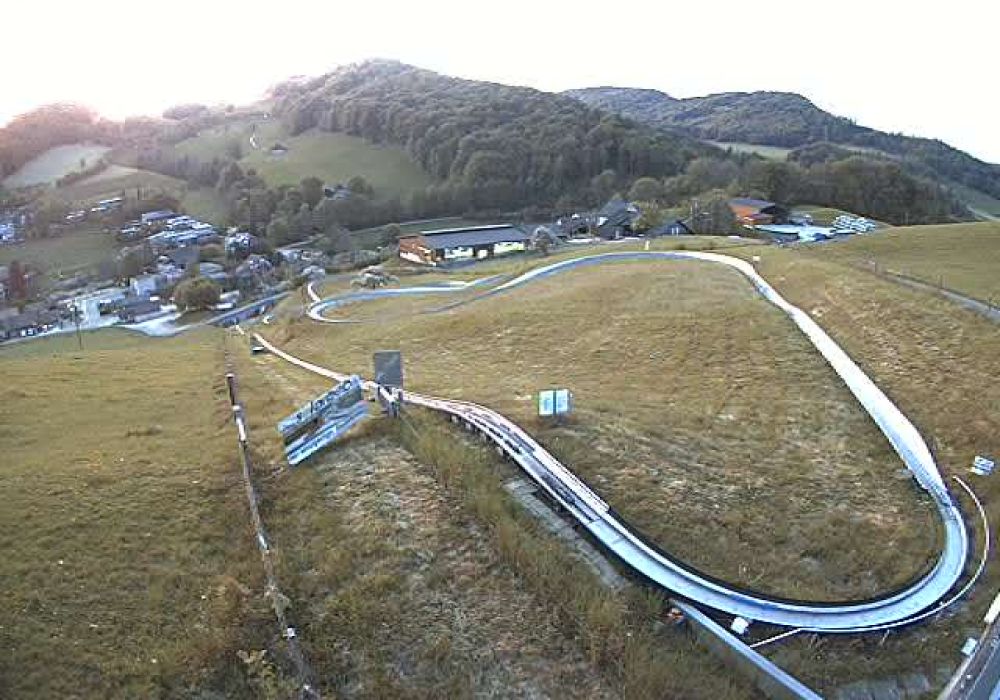 cam03-r.jpg