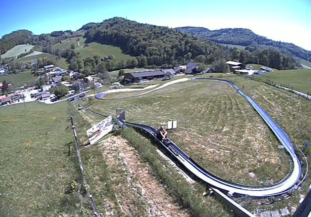 cam03-r.jpg