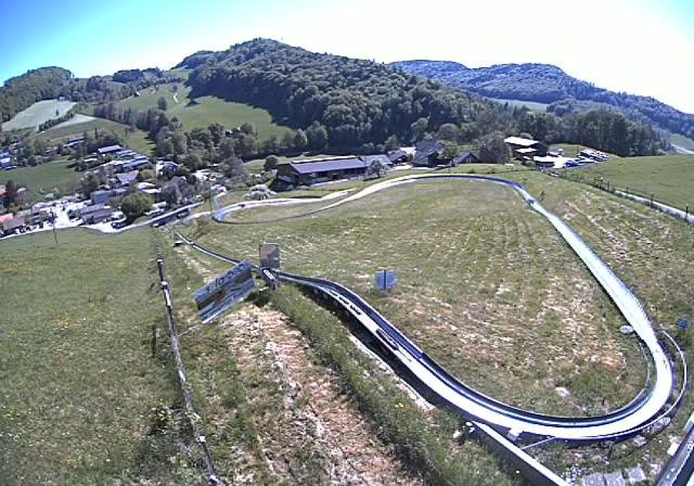 cam03-r.jpg